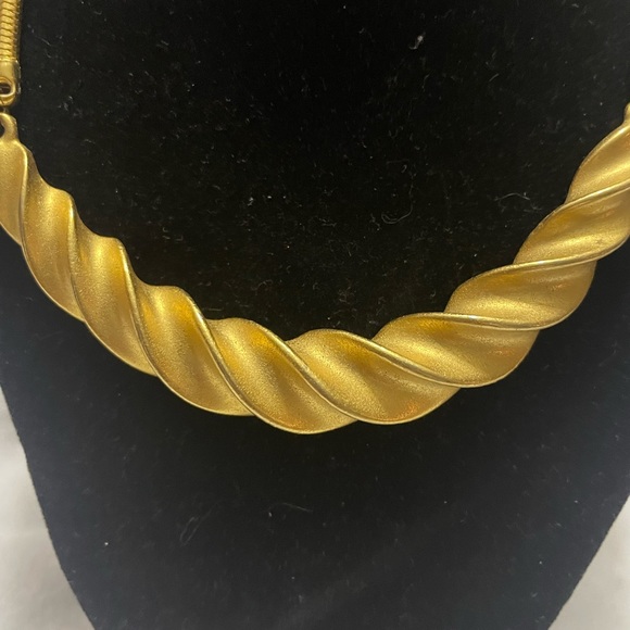 Gold custom necklace - Picture 2 of 4